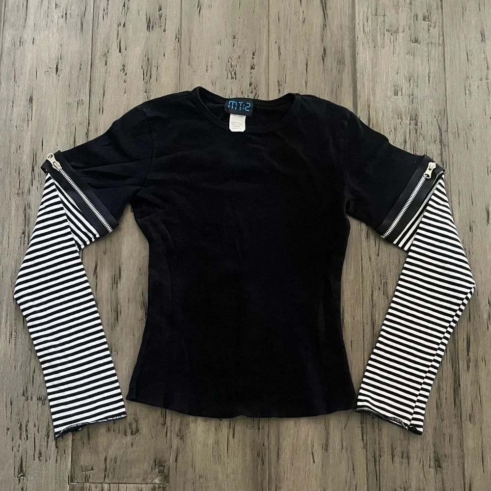 RARE MT:2 Long Sleeve Top Black and White Size Small - Picture 3 of 4